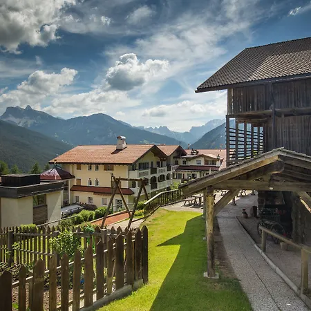 Hotel Albion Mountain Spa Resort Dolomites-3