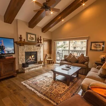 Condo With Onsite Pool & Hot Tub, Free Wifi & Garage Parking-2