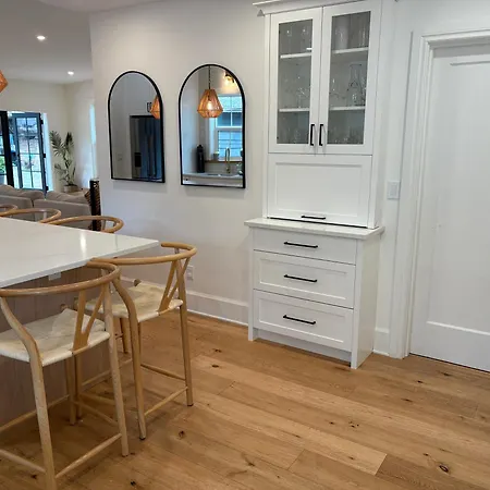 Charming Victoria Character Home-Pet Friendly-2