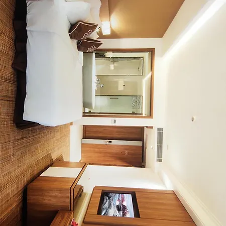 Azure Crown Hotel & Suite-3
