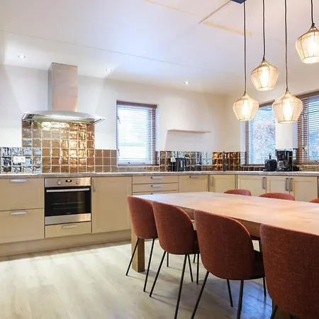 Familienhaus Rheeze mit Whirlpool | 10 personen-2