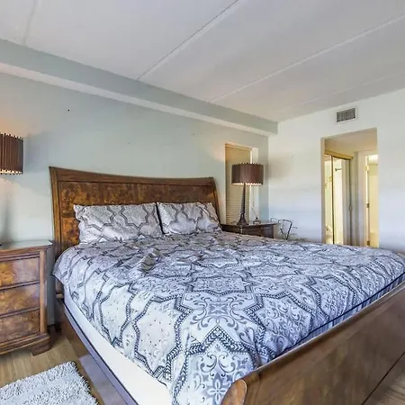 Sweeping 10Th Floor Views Up To 10 Beachfront-3