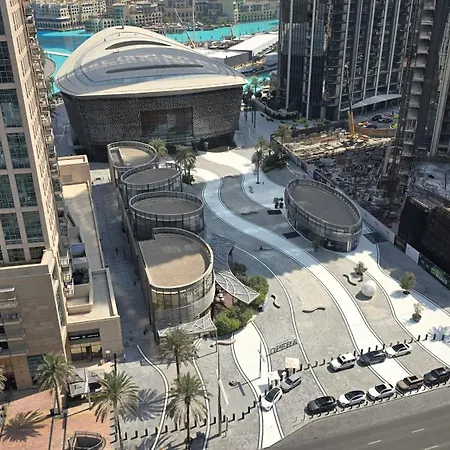Private 2Br Oasis With Jacuzzi, Massage Chair, Ps5, Steps Away From Opera, Dubai Mall, Dubai Fountains-2