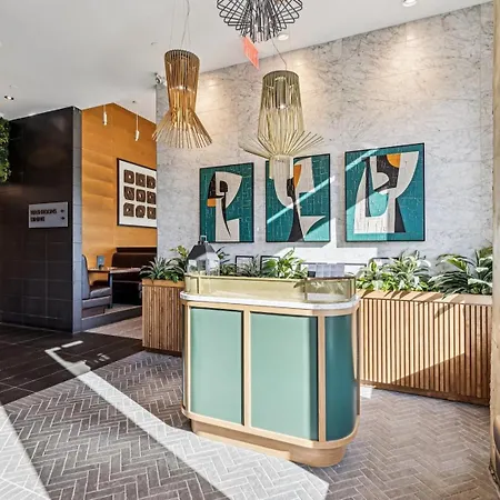 Sandman Hotel & Suites Calgary South-3