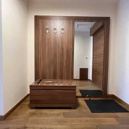 Vucko Private Apartment With Balcony-3