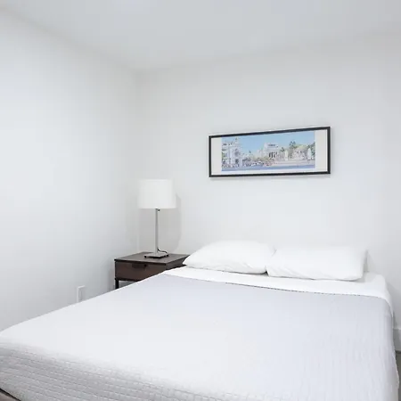 4 Bdr Sweeping Bayfront Elegance-3