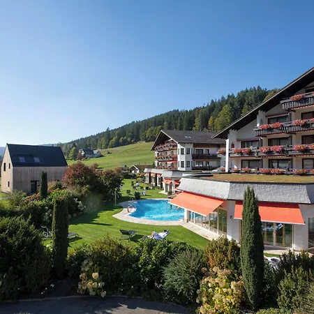 Hotel Engel Obertal-3