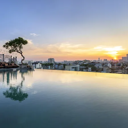 Peridot Grand Luxury Boutique Hotel-3