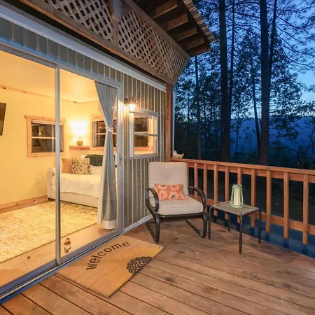 Tiny Home With Spa/Firepit/And More-3