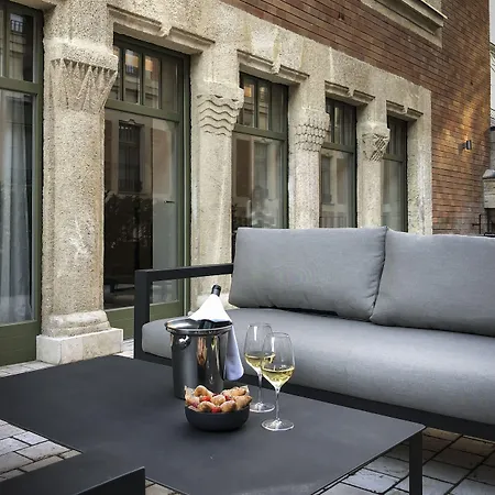 Kozmo Hotel Suites & Spa - Small Luxury Hotels Of The World-3