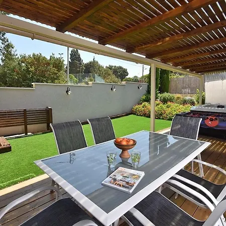 Malki House- Greek Cabin With Private Spa Hot Tub-2