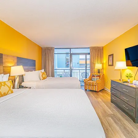 Charming Condo- Steps From The Beach! Landmark 320-3
