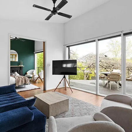 Stylish 2Br W Pool With Spa In Central Daylesford-3