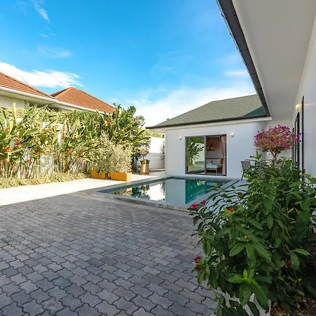 V193 Next-Door Villas 6Br 2 Pools For Group Vibe!-3