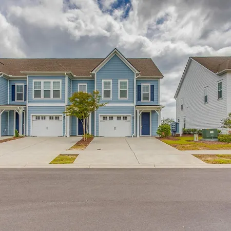 Barefoot Resort Golf Getaway: Pool + Beach Shuttle-3
