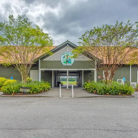 Barefoot Resort Golf Getaway: Pool + Beach Shuttle-2