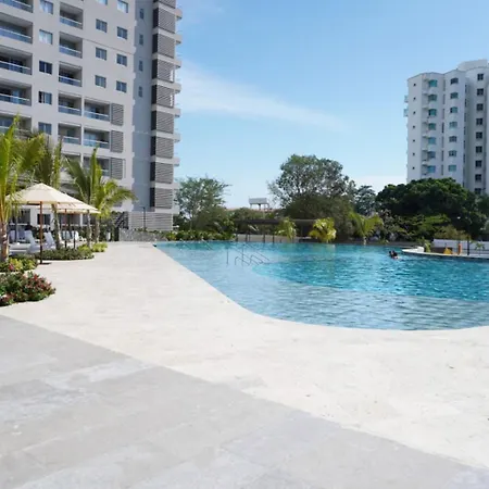 Apartamento Familiar En Santa Marta Con Vista Al Mar Y La Sierra-3