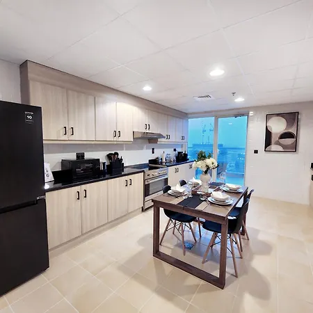Solarte Luxe - New Large 2Br - Marina Promenade - Sea Views - Super King Bed & Workspace-2