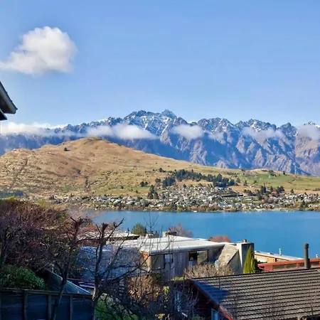 Panoramic - 2 Apartments Sleeps 8 With Spa-3
