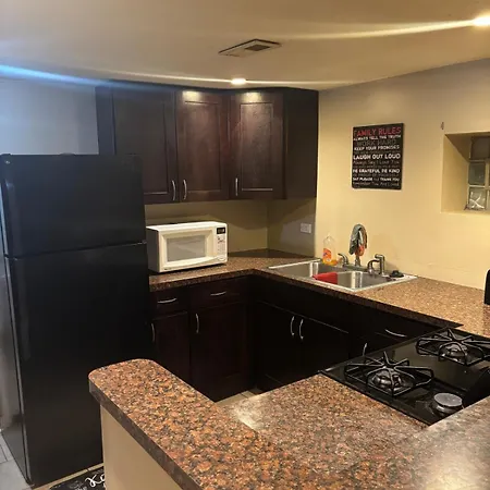 420 Friendly 12 PM Check Out 1 Bedroom Basement-3