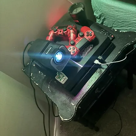 420 Friendly 12 PM Check Out 1 Bedroom Basement-2