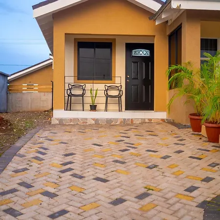 Dowayne 1Bed 1 Bath In Gated Community Colbeck Manor-2