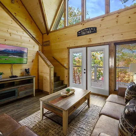 The Cozy Crest W Private Pool N Hot Tub-3