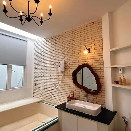 Studio Cua So Lon Co Bon Tam Gan Trung Tam Q1 - 4Km Den San Bay-2