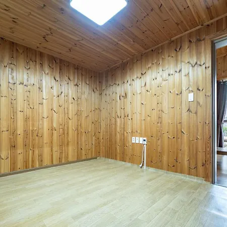 Gyeongju Byeolgwadaliyagi Dog-Friendly Pension-2