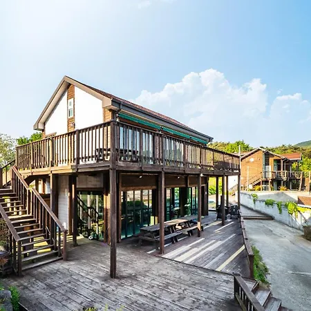 Gyeongju Byeolgwadaliyagi Dog-Friendly Pension-3