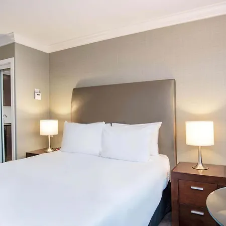 Sandman Hotel & Suites Vancouver Airport-2