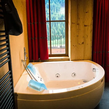 Mons Silva Private Luxury Chalets-3