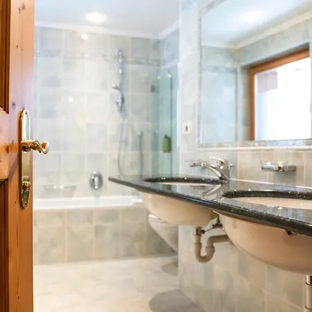 Garni Hotel Rosengarten B&B-3
