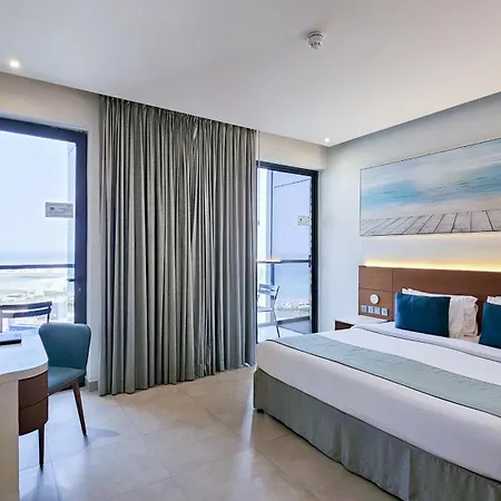 Wyndham Garden Ajman Corniche-3