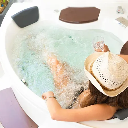 Plaza Lago Di Garda Rooms - Rooftop, Lakeview & Jacuzzi-3