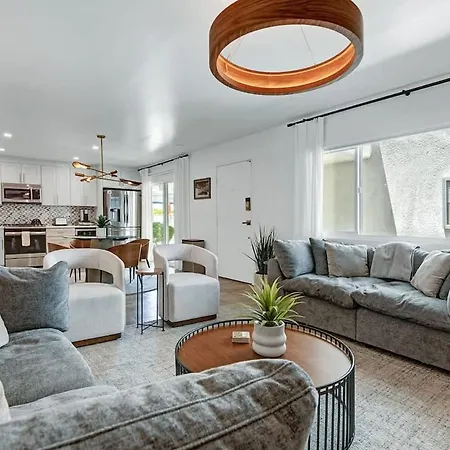 Palm Canyon Modern Bungalow - Alice Lodging-2