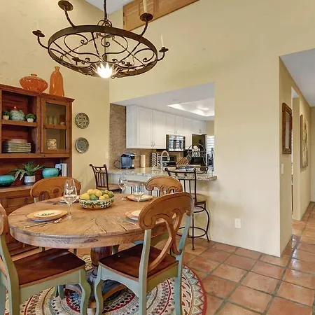 Vs642 -Desert Hacienda - Alice Lodging-2