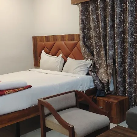 Navya Grand Medchal-3