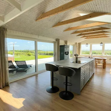 Summer House With Wilderness Bath And Water Views-3