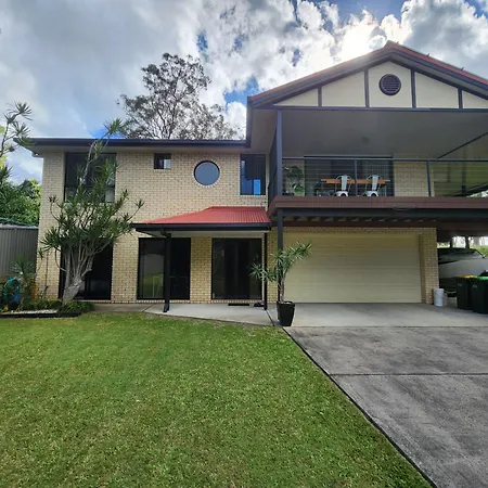 The Golf House Sleeps 8 Close To The Beach-2