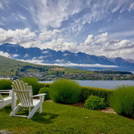 Wakatipu Gem Charming Lakehouse With Hot Tub-3