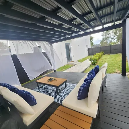 Welcome To Miami! Jacuzzi Sleeps 11-2