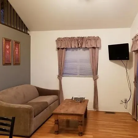 Mendelbaum - Pecan Cabin-2