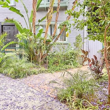 Hollywood Deluxe Homestay-2