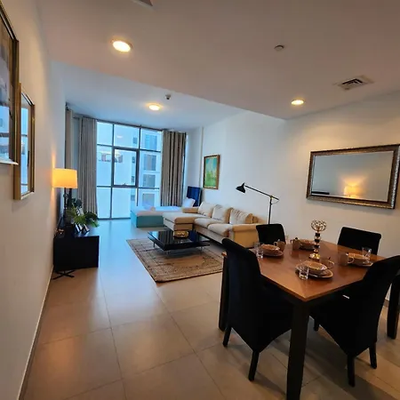 Waterfront Living Near Palazzo Versace - Pool, Gym-3