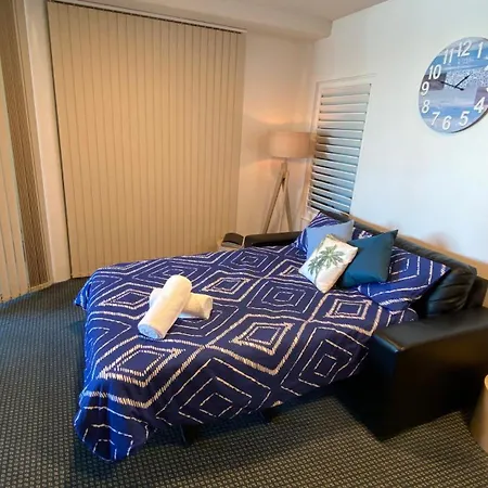 Mooloolaba Beachfront: Superior Resort Apartment-2