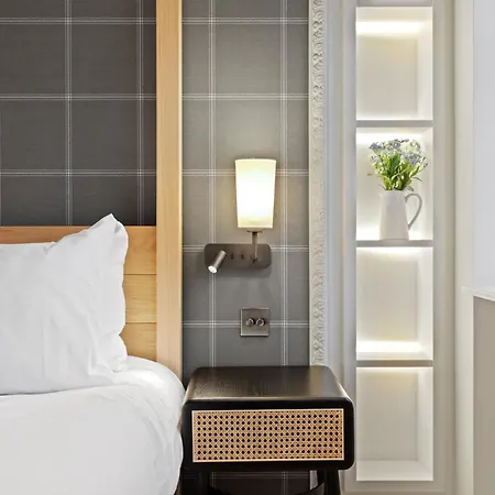 3 Bedroom Flat In London-2