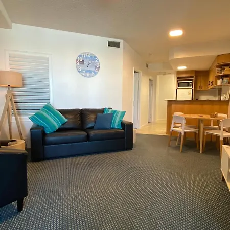 Mooloolaba Beachfront: Superior Resort Apartment-3