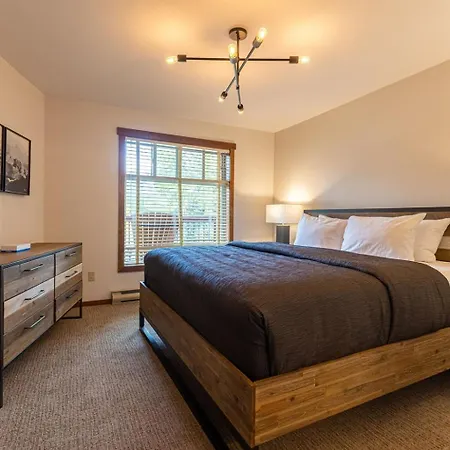 Snow Creek Lodge By Fernie Central Reservations-3