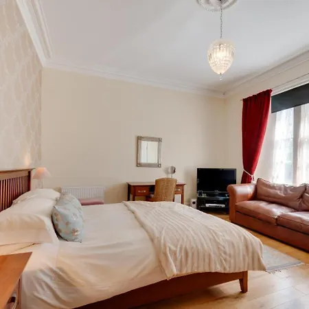 5 Bed In Torquay Oc-Rutlod-2